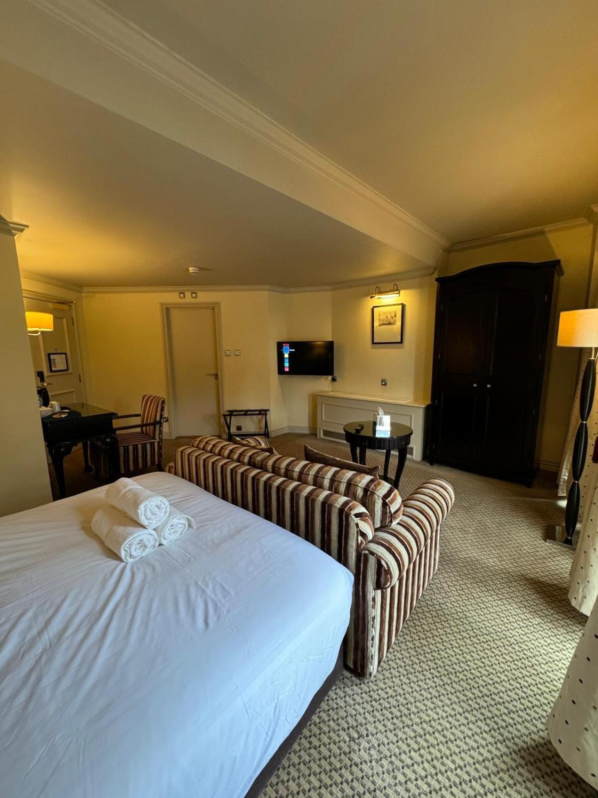 H & G Hotel Opposite Windsor Castle エクステリア 写真